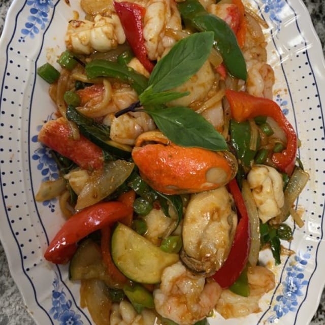 43. Basil Mixed Seafood - HOT.